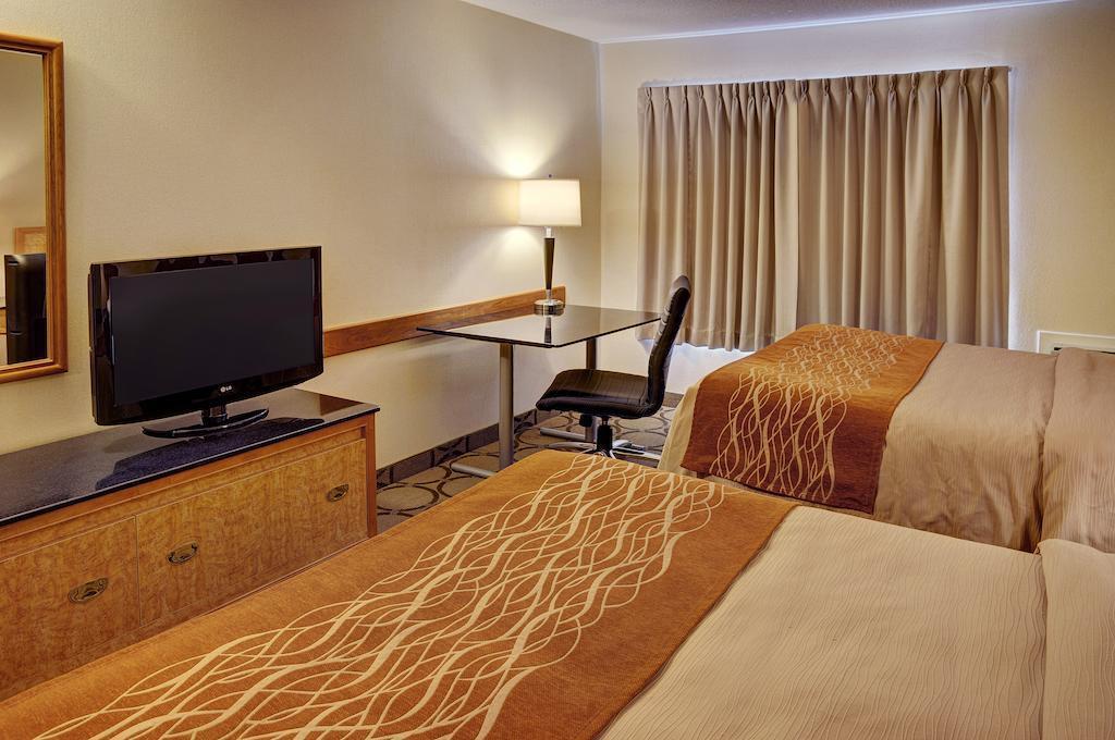 Comfort Inn Kirkland Lake מראה חיצוני תמונה