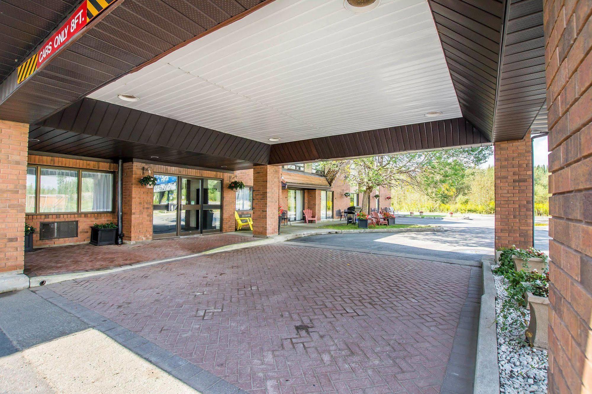 Comfort Inn Kirkland Lake מראה חיצוני תמונה