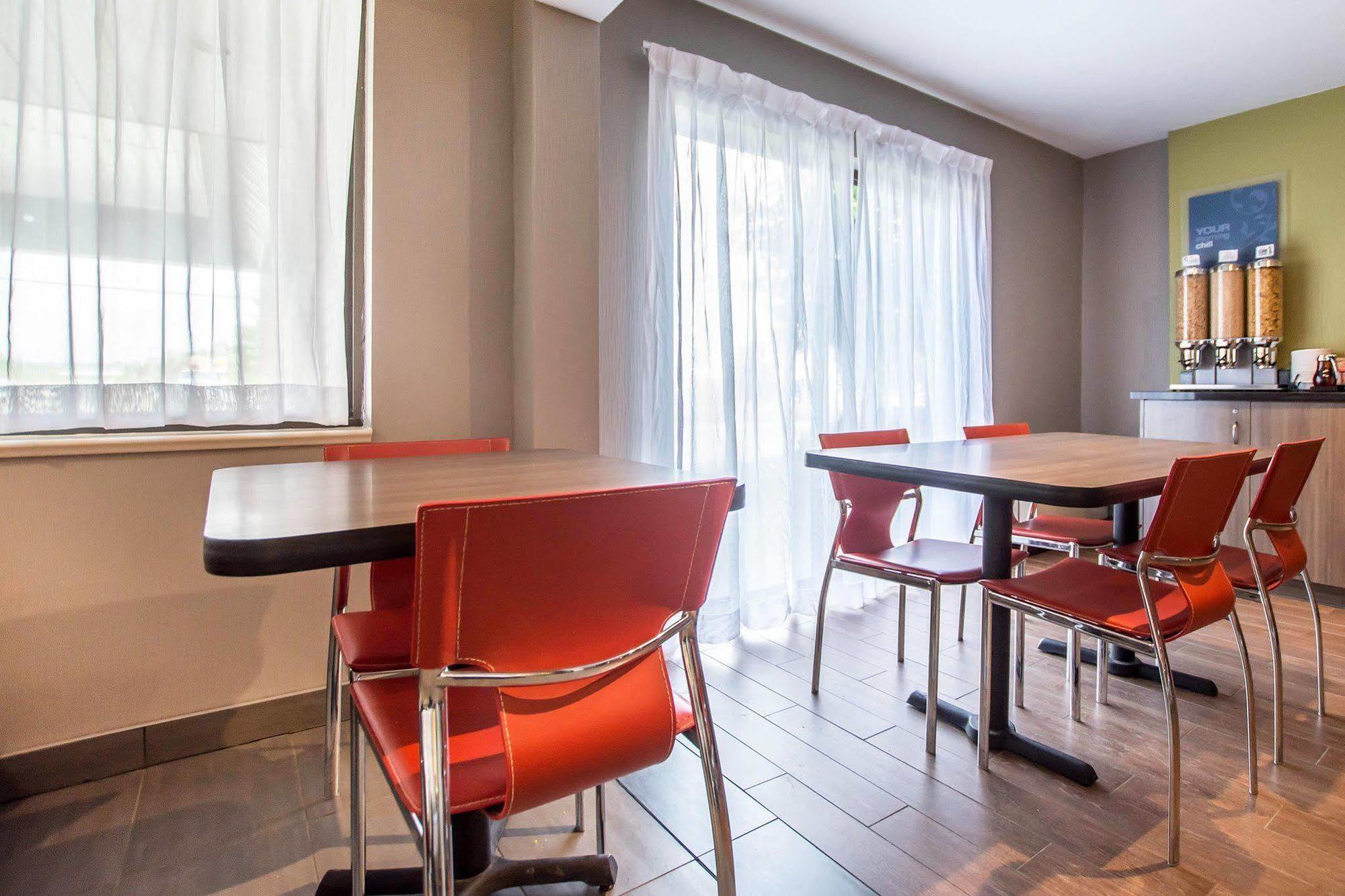 Comfort Inn Kirkland Lake מראה חיצוני תמונה